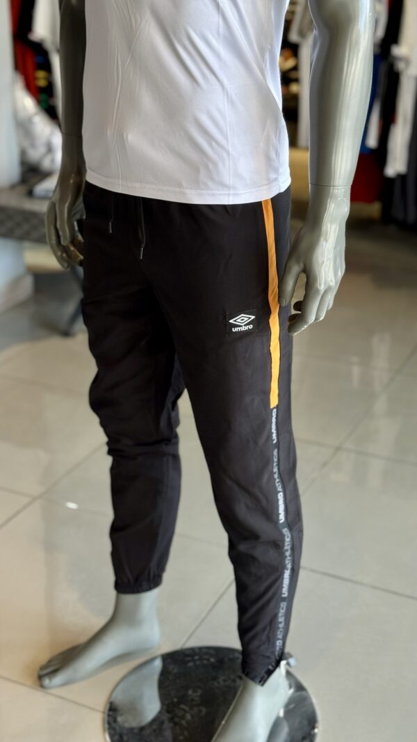 Ensemble Umbro Athletics