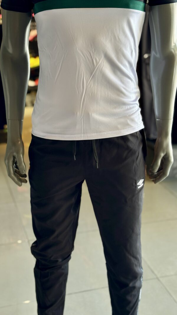 Ensemble Umbro Athletics