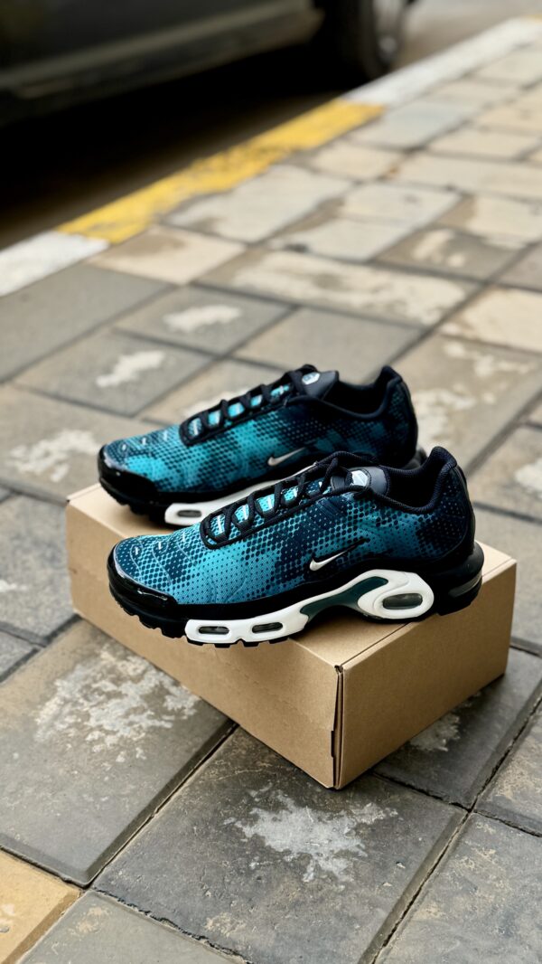 Nike Air Max Plus Dot Pattern Noir/Bleu