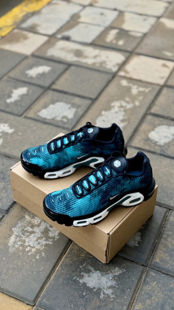 Nike Air Max Plus Dot Pattern Noir/Bleu
