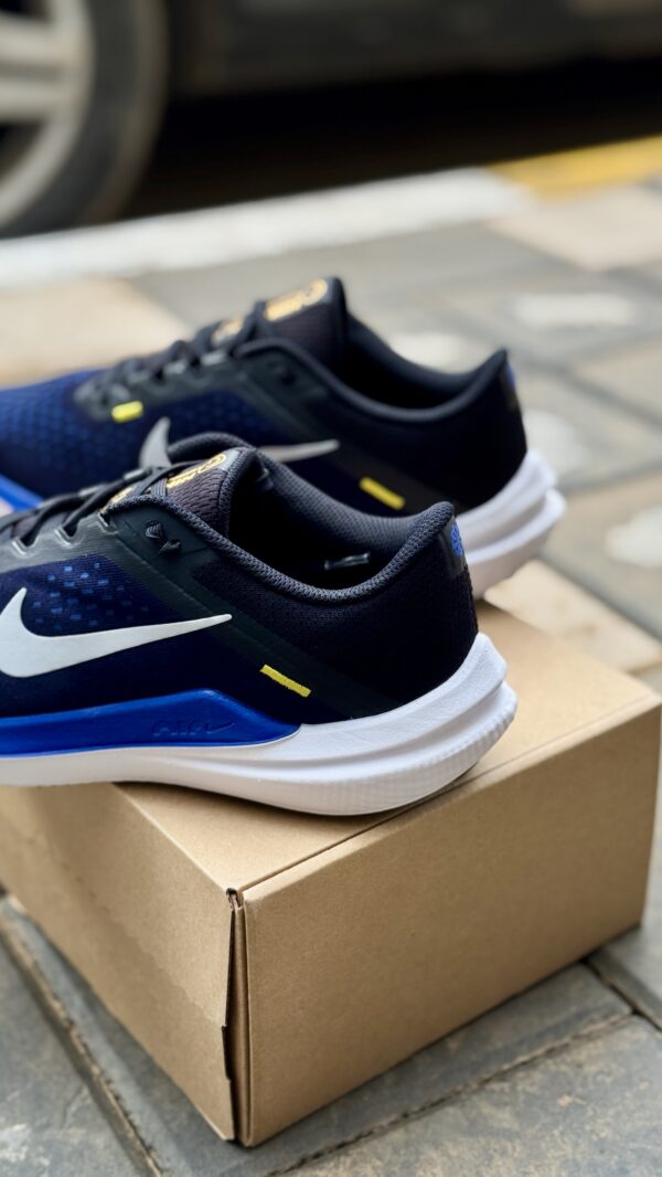 Nike Winflo 10 Black/Racer Blue/High Voltage/Wolf Grey
