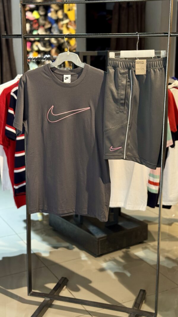 Nike Ensemble Swoosh Gris Rose