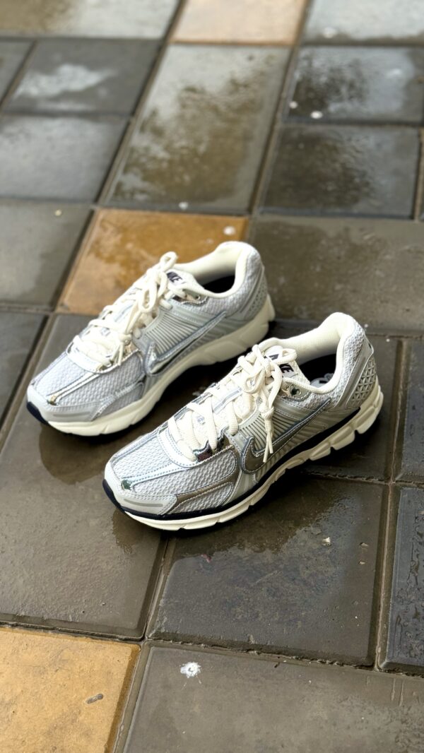 Nike Zoom Vomero 5 chrome