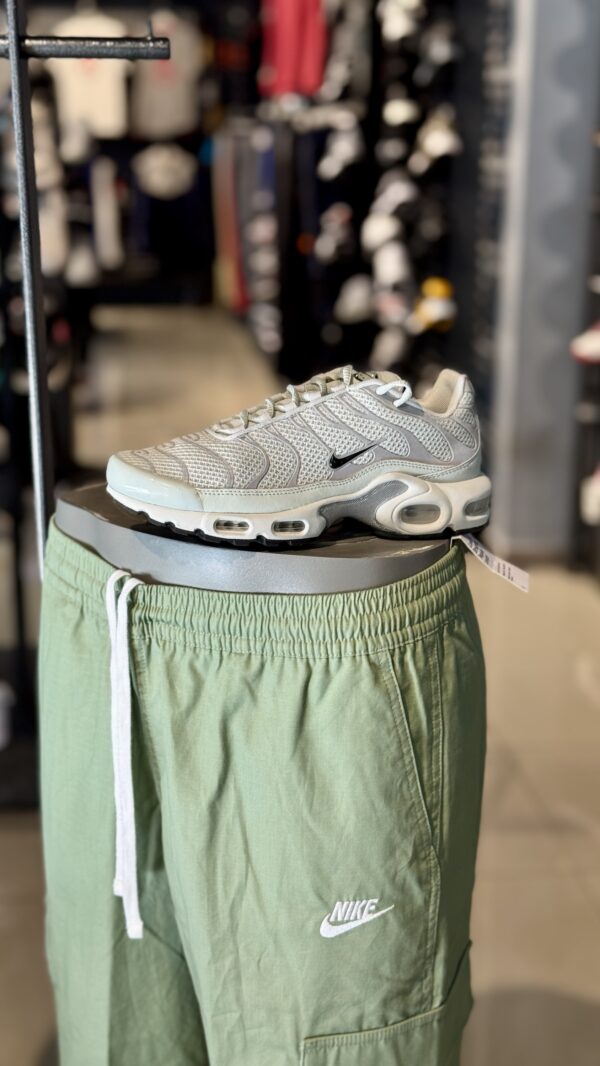 NIKE CLUB WOVEN CARGO OIL GREEN/WHITE 100%Coton
