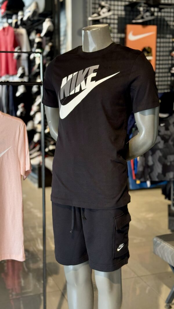 Nike T-SHIRT SWOOSH LOGO PRINT