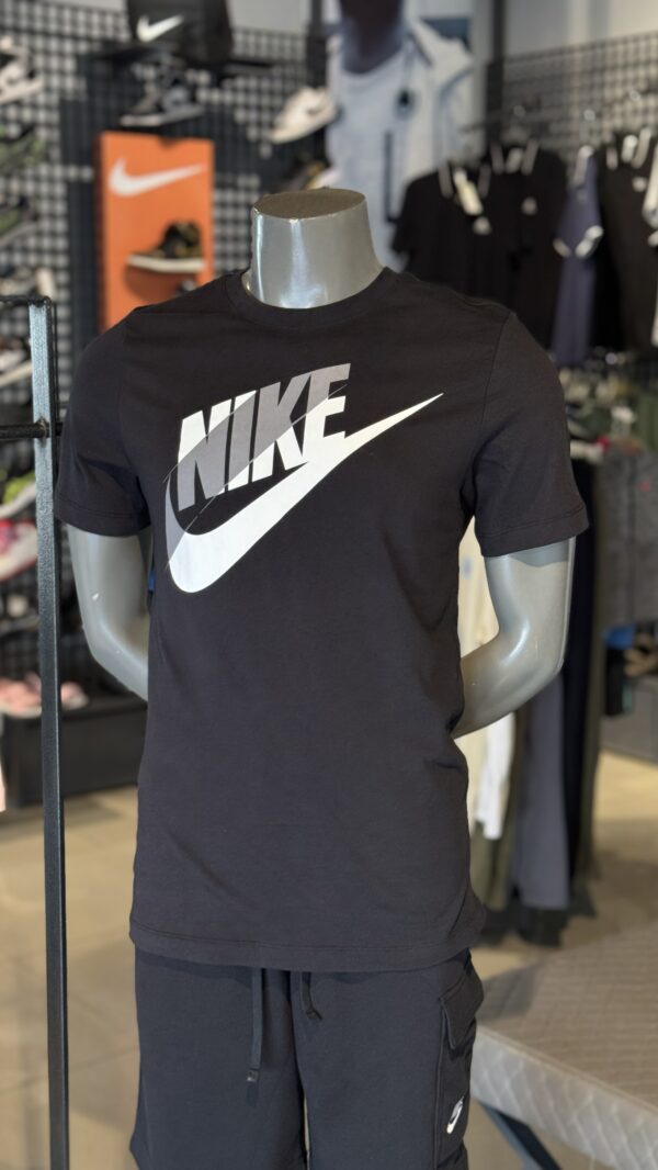 Nike T-SHIRT SWOOSH LOGO PRINT