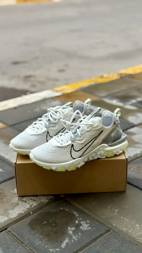 Nike React Vision Photon Dust Barely Volt