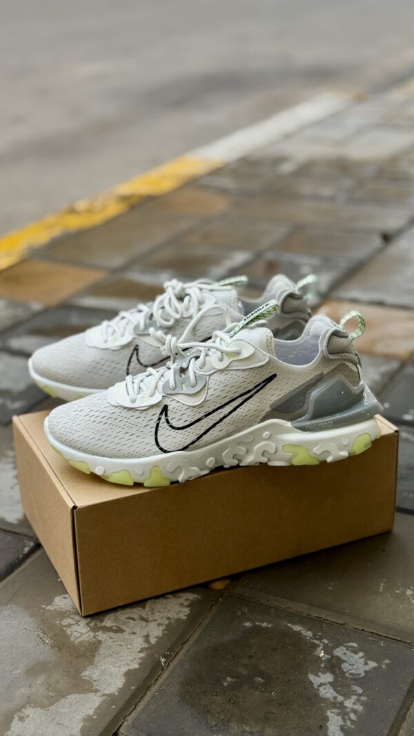Nike React Vision Photon Dust Barely Volt
