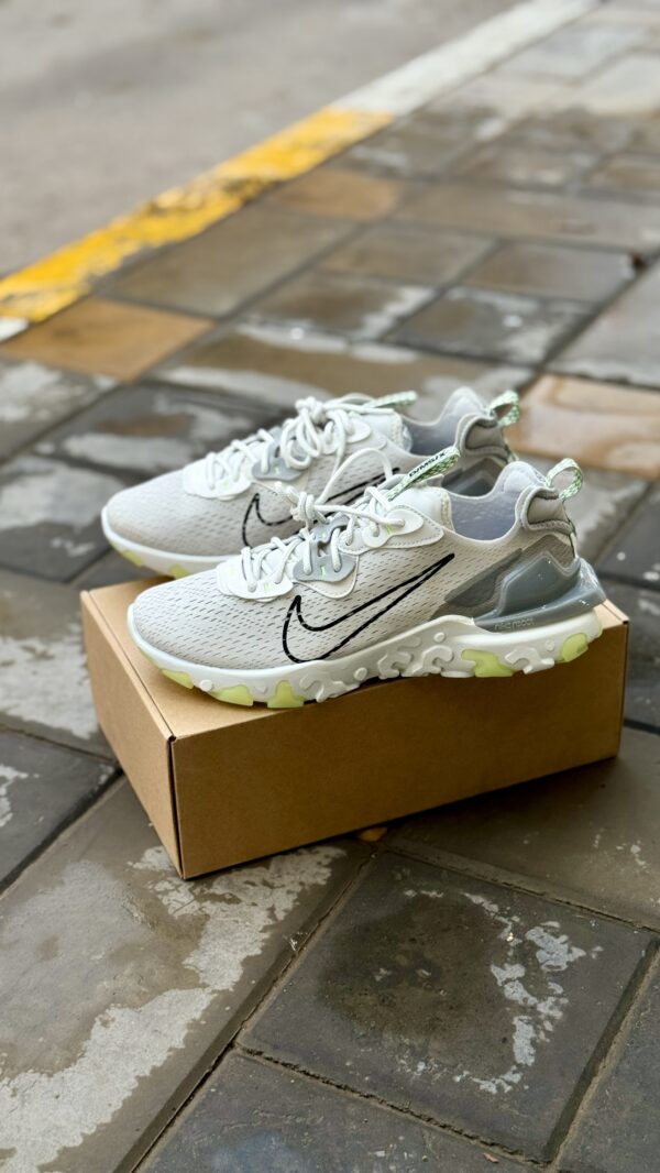 Nike React Vision Photon Dust Barely Volt