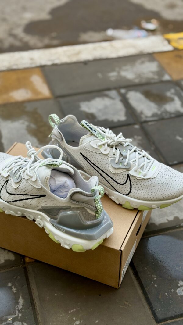 Nike React Vision Photon Dust Barely Volt