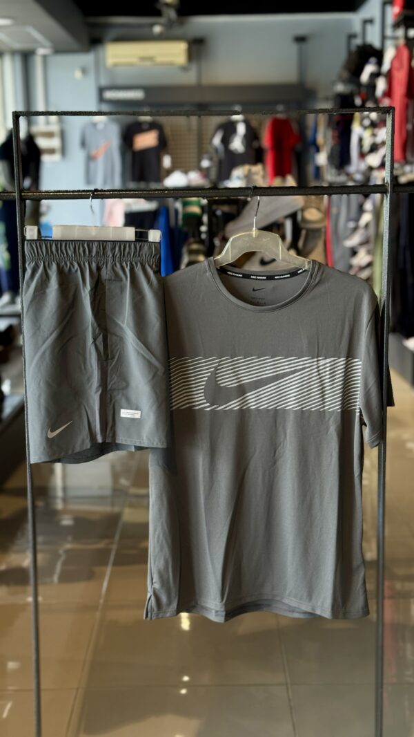 Nike Flash Miler Sleeve Running