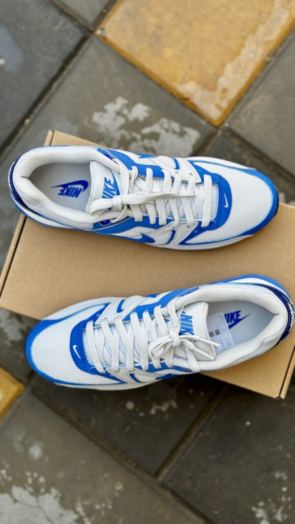 Nike Air Max Command
Platinum Tint Pacific Blue