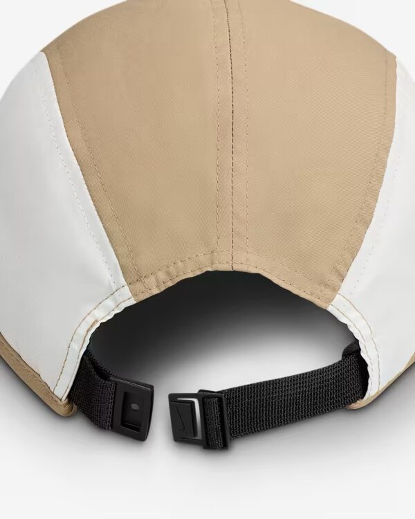 Nike Dri-FIT Fly
Unstructured Swoosh Cap