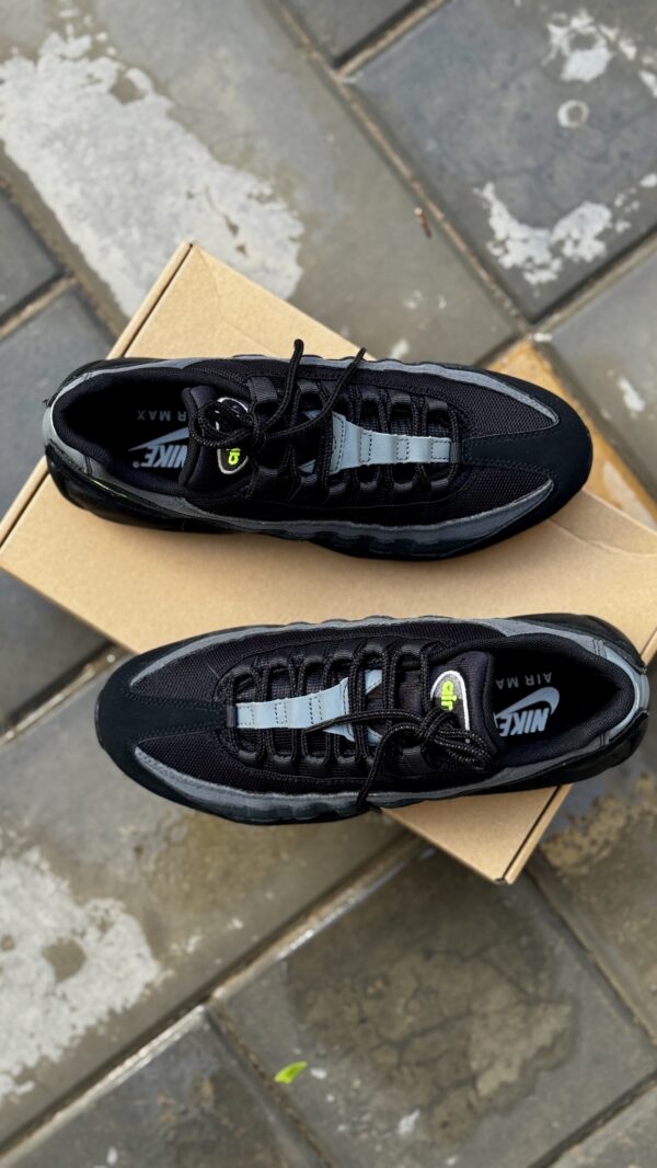 Nike Air Max 95 Rétro Logo Noir Gris Volt