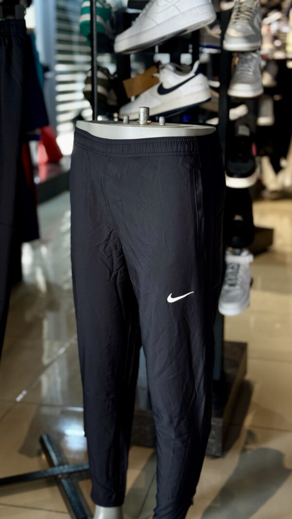 Nike Challenger Smoke Grey/Black