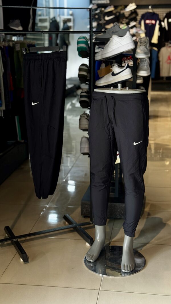 Nike Challenger Smoke Grey/Black