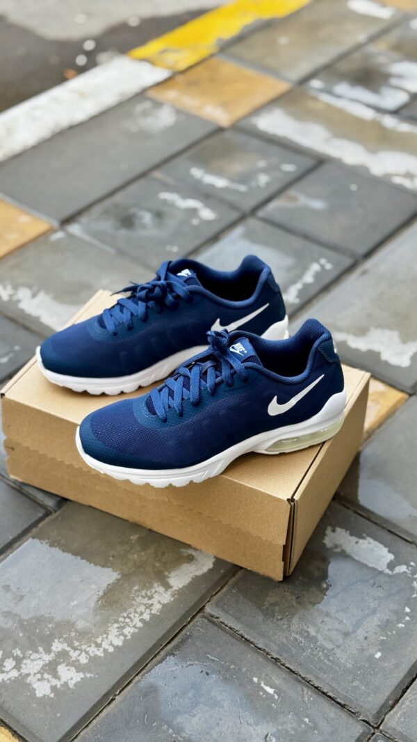 Nike Air Max Invigor Blanc Marine Royaume