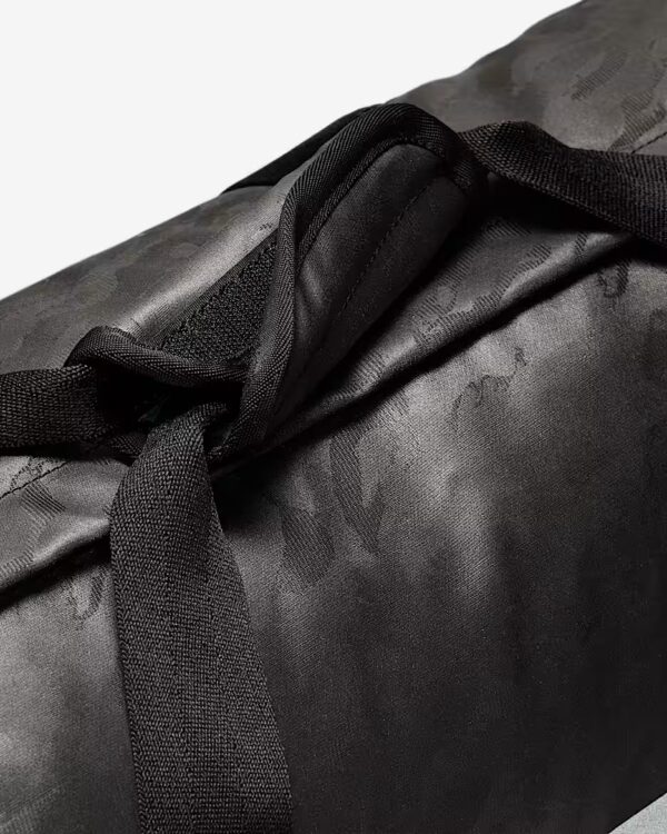 Nike Pro
Storm-FIT ADV Duffle Bag (38L)