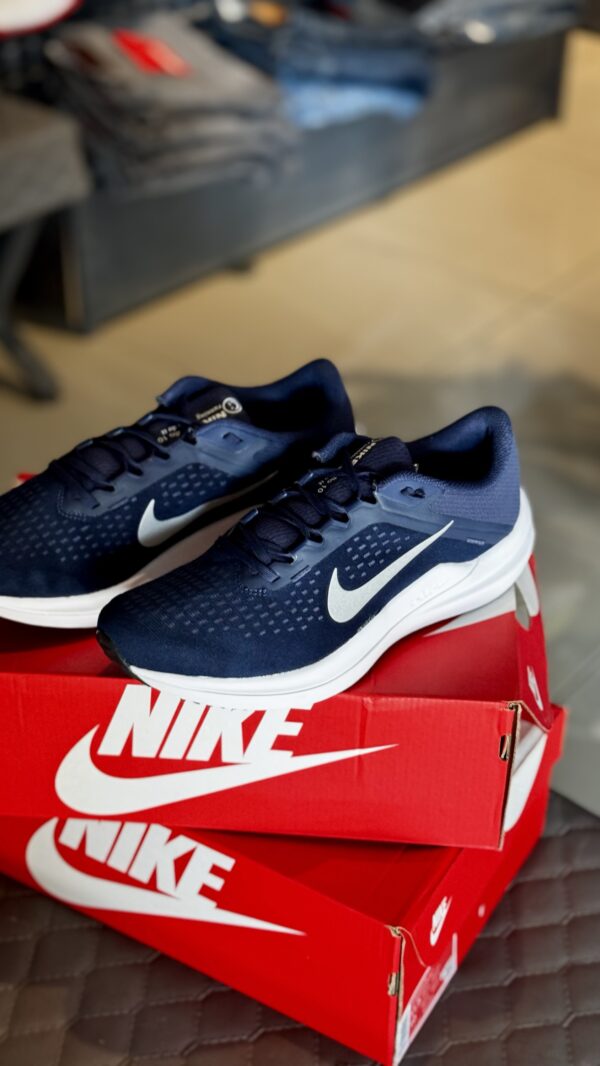 Winflo 10 'College Navy Metallic Silver'