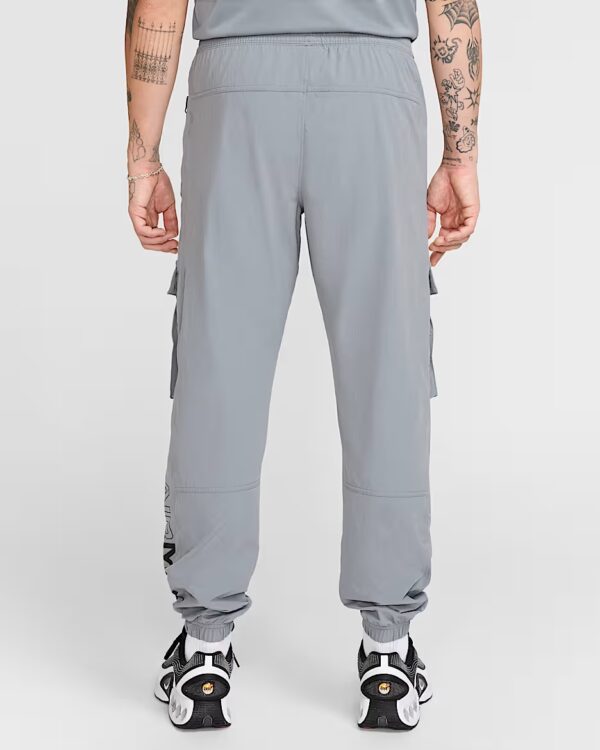 Nike Sportswear Air MaxPantalon cargo tissé Cool Grey/Cool Grey/Noir