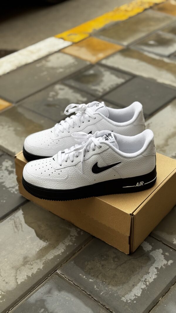 Air Force 1 '07 'White Black Jewel'