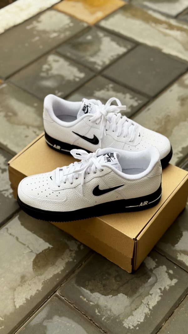 Air Force 1 '07 'White Black Jewel'