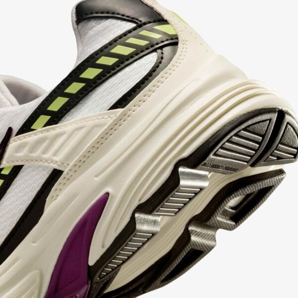 Nike Initiator White/Pale Ivory/Off-Noir/Viotech