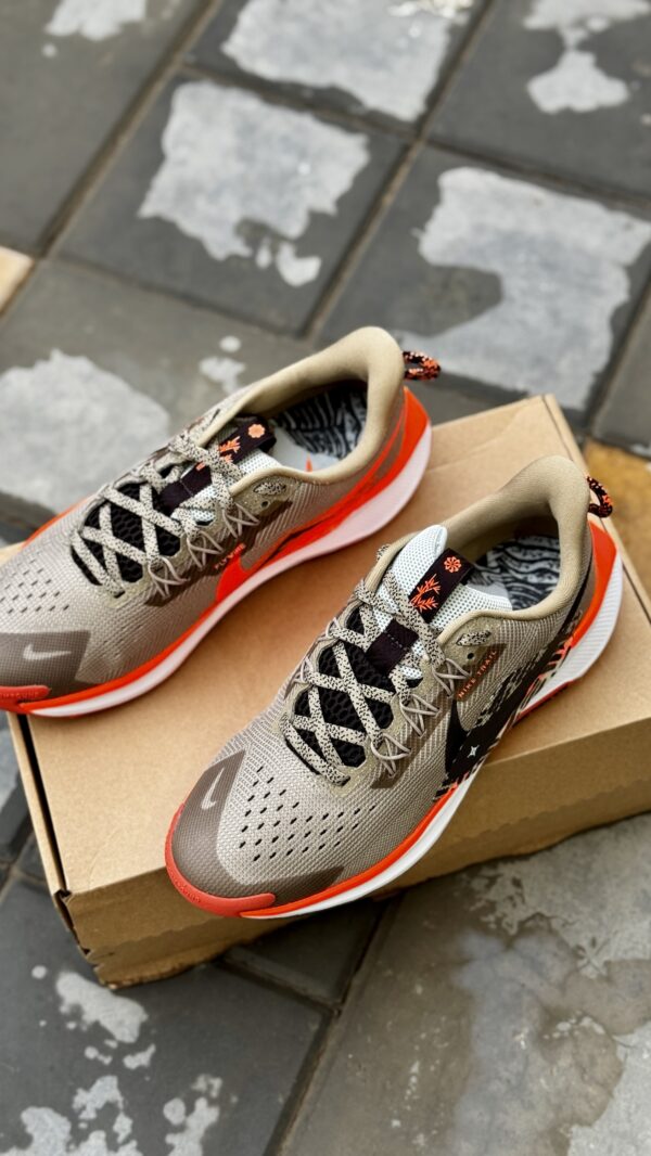 Pegasus Trail 5 GS 'Hyper Crimson'
