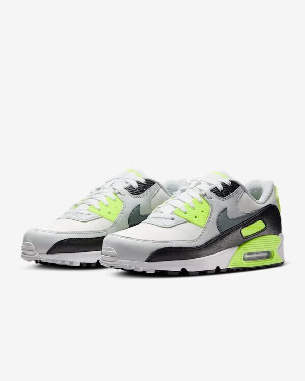 Nike Air Max 90 GORE-TEX
Summit White/Volt/Black/Cool Grey