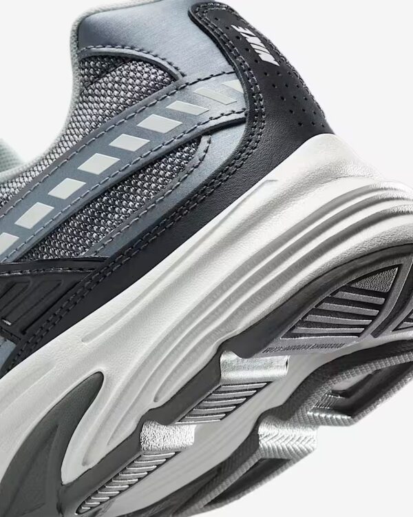 Nike Initiator  Anthracite/Smoke Grey/Photon Dust/Metallic Cool Grey