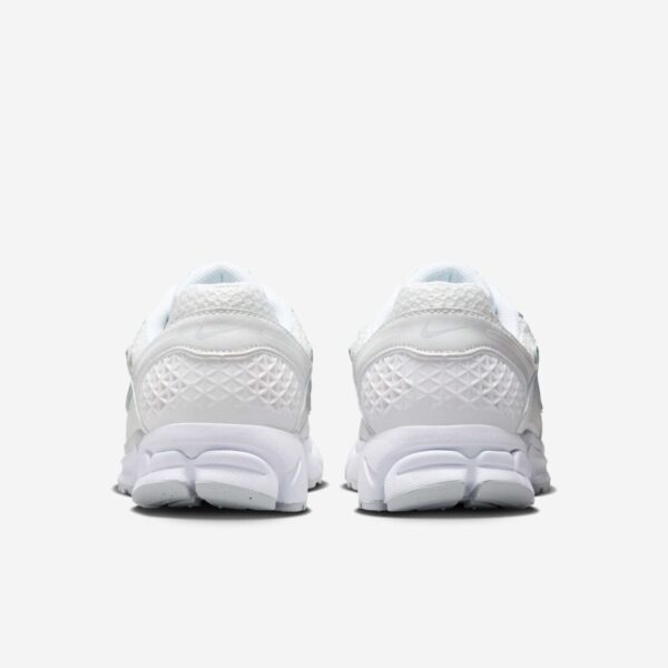 Nike Zoom Vomero 5 Chrome Toe