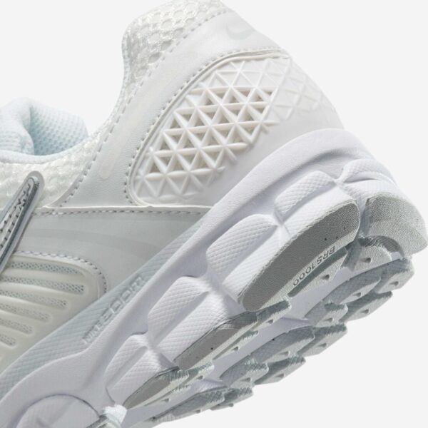 Nike Zoom Vomero 5 Chrome Toe