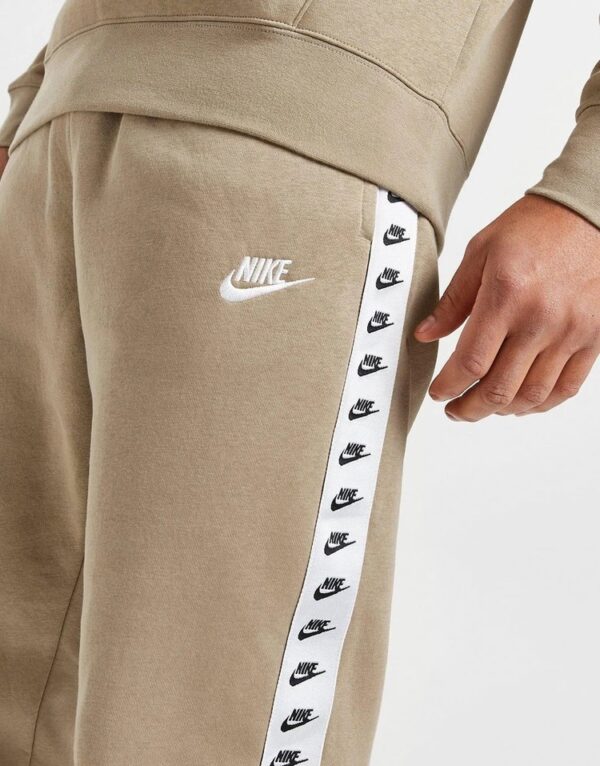 Nike Jogging Club Fleece Beige