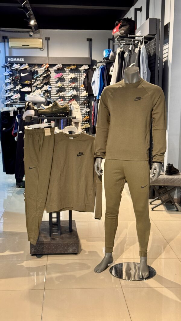 Nike Tech Essentials Crewneck Green Jumper