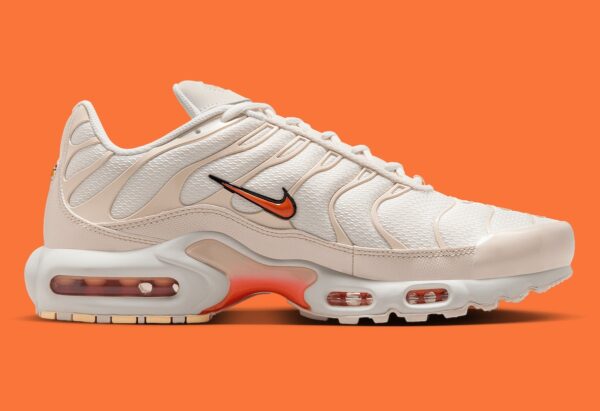 NIKE AIR MAX PLUS “PHANTOM/SAFETY ORANGE” 2025
