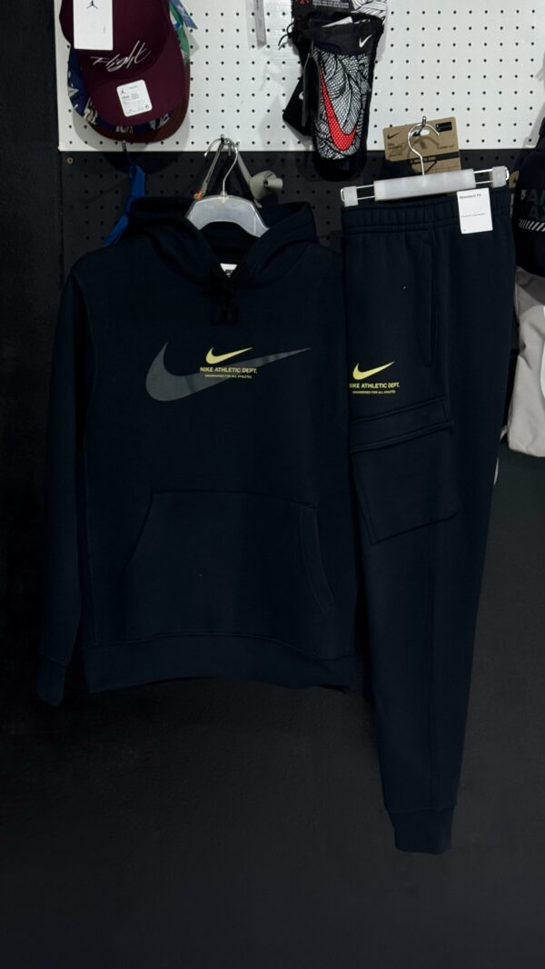 Nike Athletic Fleece Cargo Tracksuit in Black