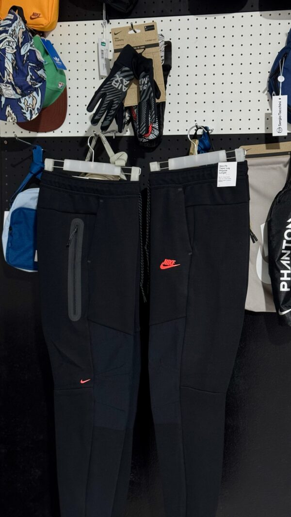 Nike Tech Fleece Joggers Black/Black/Bright Crimson