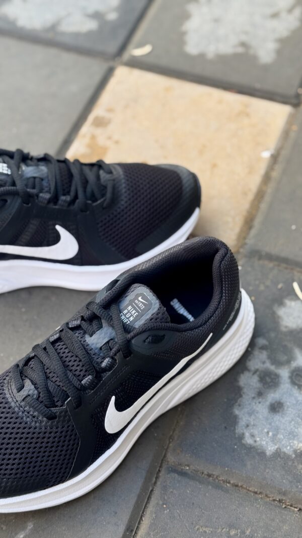 Nike Run Swift 2 Black & White