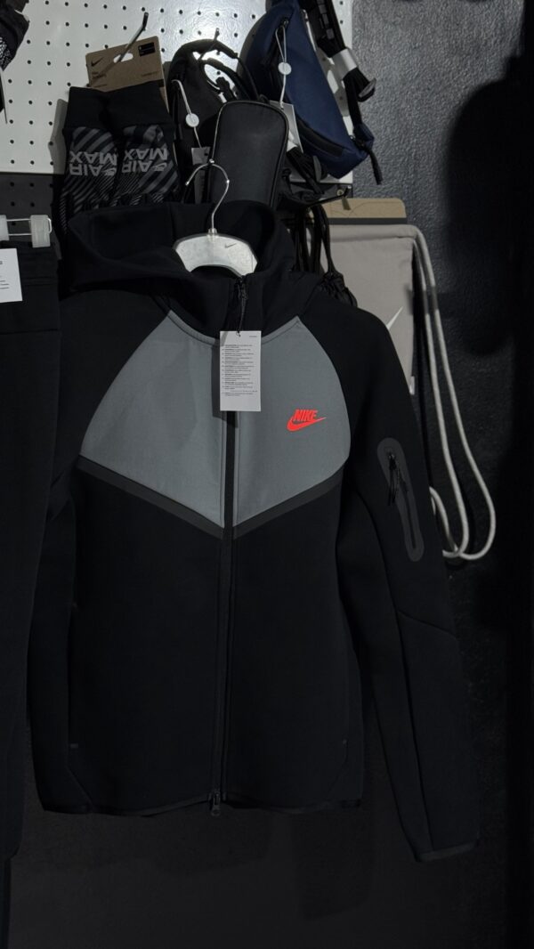Nike Tech Fleece Windrunner Black/Smoke Grey/Bright Crimson