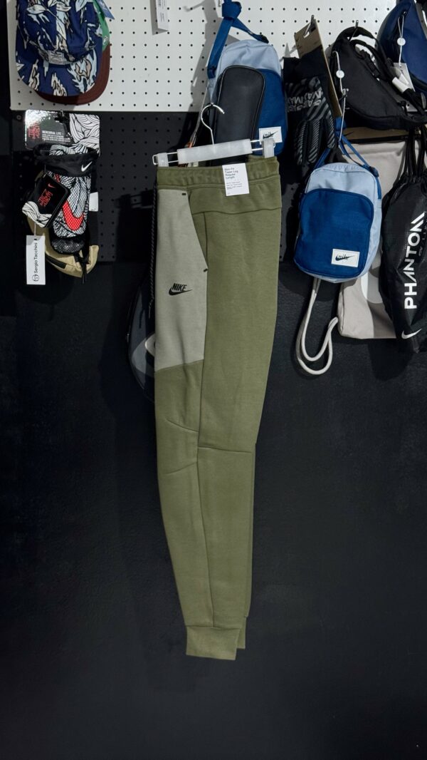 Nike Tech Fleece Joggers Clay Green/Light Smoke Grey/Black