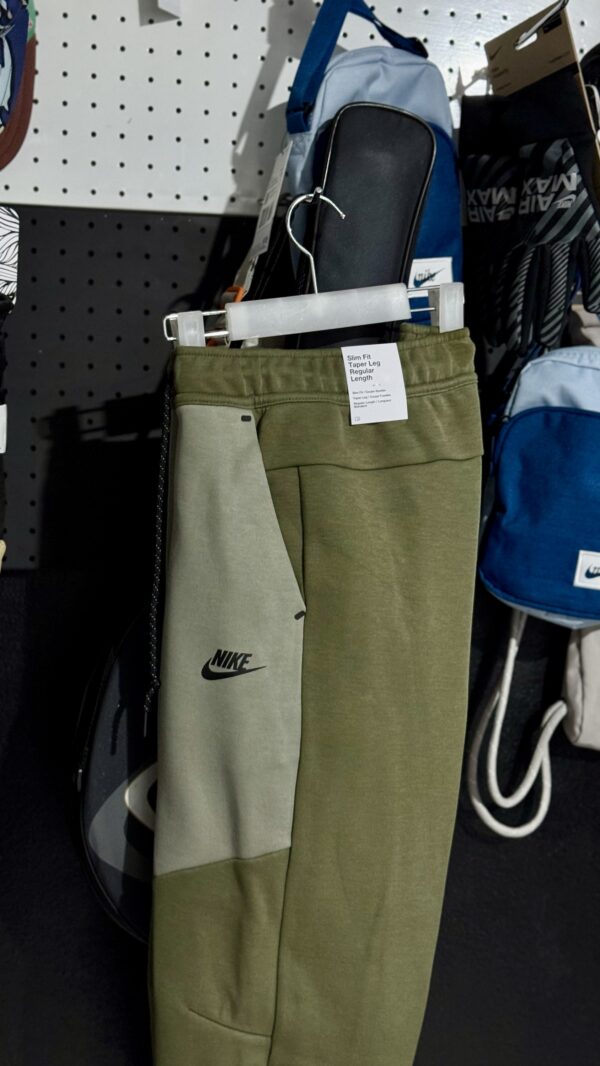 Nike Tech Fleece Joggers Clay Green/Light Smoke Grey/Black