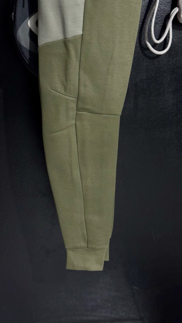 Nike Tech Fleece Joggers Clay Green/Light Smoke Grey/Black