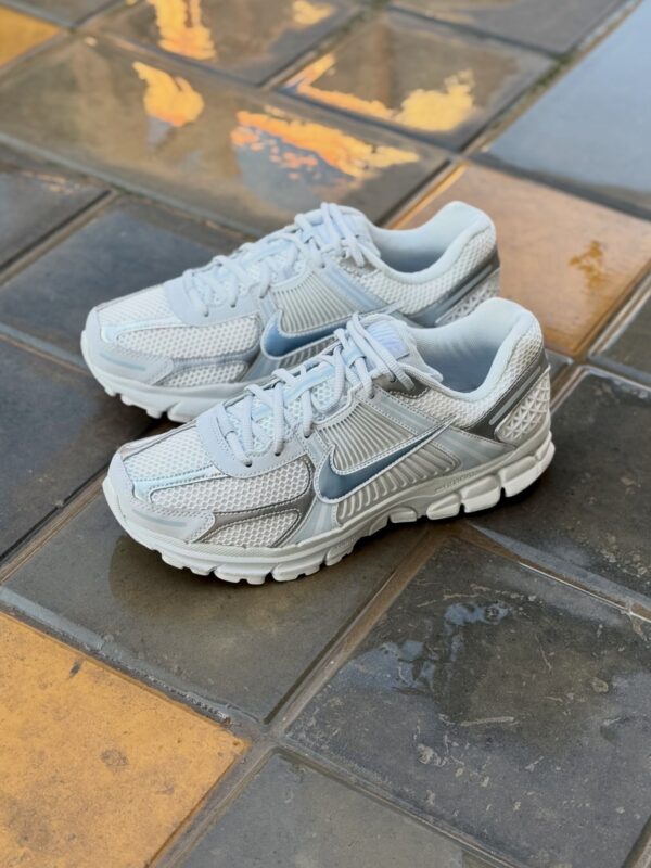 Nike Zoom Vomero 5 Pure Platinum Bleu Célestine