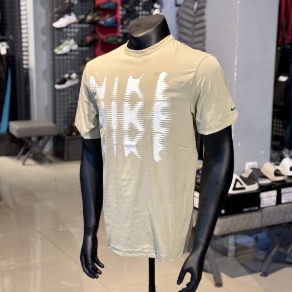 Nike Hyverse Dri-FIT UV-Sleeve Beige