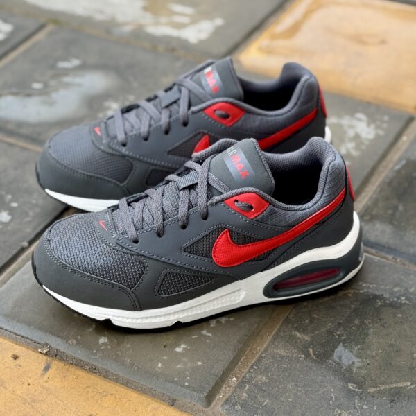 Nike Air Max IVO