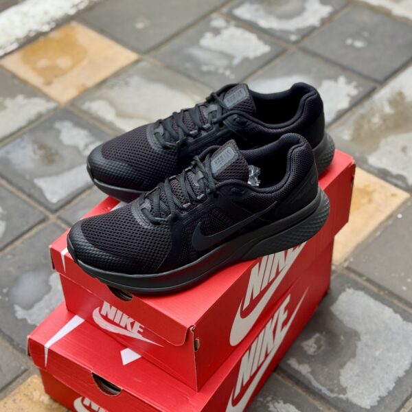 Nike Run Swift 2 Black Dark Smoke