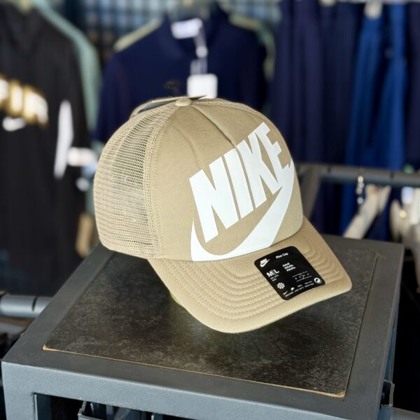 Nike Rise Trucker Hat Beige & White