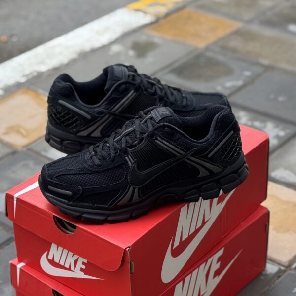 Nike Zoom Vomero 5 Noir Métallique Gris Foncé