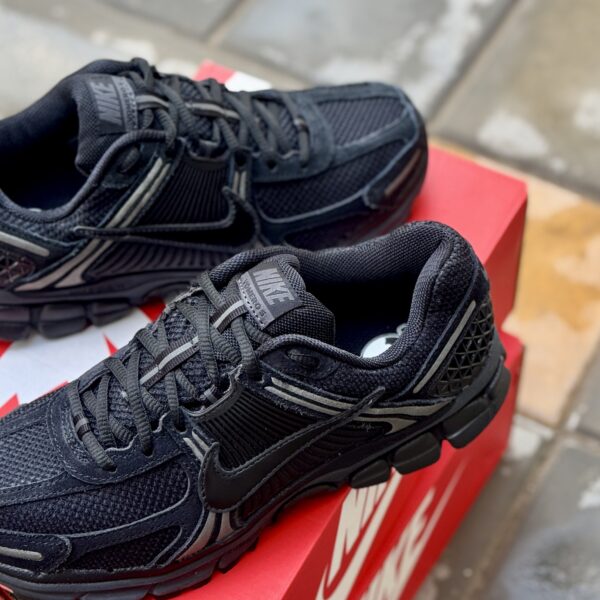 Nike Zoom Vomero 5 Noir Métallique Gris Foncé
