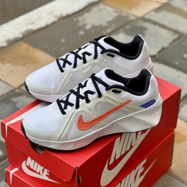 NIKE TRAINING SHOE METRO TEK - WHITE/WILD MANGO/BLACK